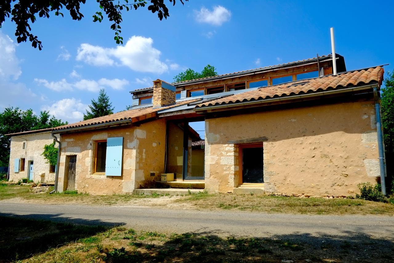 Chambres Des Forges Cellefrouin Exterior photo